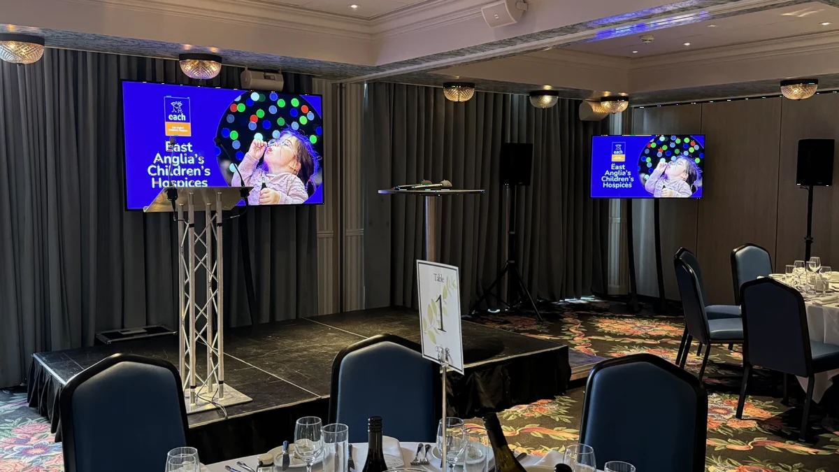 AV Xpert staging, screens and lighting at the EACH fundraising dinner